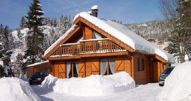 Chalet rustique, le logis de camping par excellence - STMB Construction